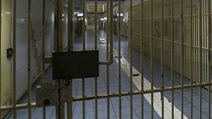 Θεσσαλονίκη: Στη φυλακή ο 44χρονος που κατηγορείται ότι προσπάθησε να πνίξει με κορδόνια την 34χρονη σύντροφό του