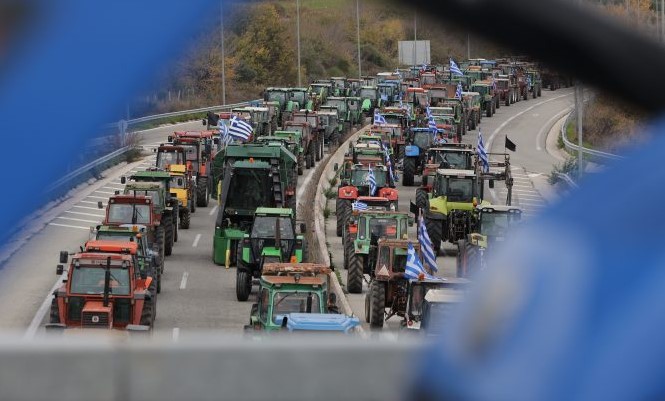 Έκλεισαν το τελωνείο των Ευζώνων οι αγρότες – Αποκλεισμός έως τις 10 το βράδυ