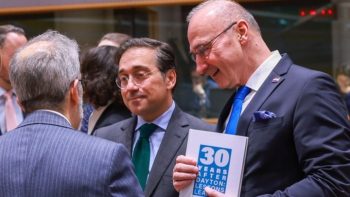 Οι απεσταλμένοι των ΗΠΑ Γουίκοφ και Κούσνερ ενημέρωσαν τους Ευρωπαίους ΥΠΕΞ για το σχέδιο Τραμπ για τη Γάζα