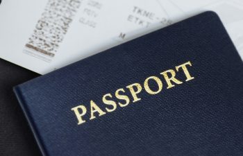 ΗΠΑ: Επεκτείνεται η απαγόρευση εισόδου στους πολίτες ακόμη 7 χωρών και στους Παλαιστίνιους